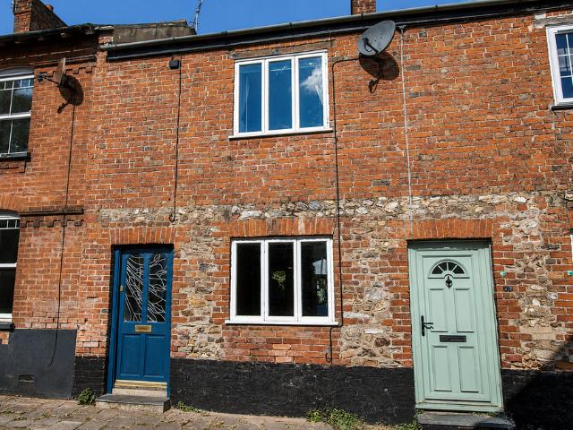 2 bedroom terraced house for sale