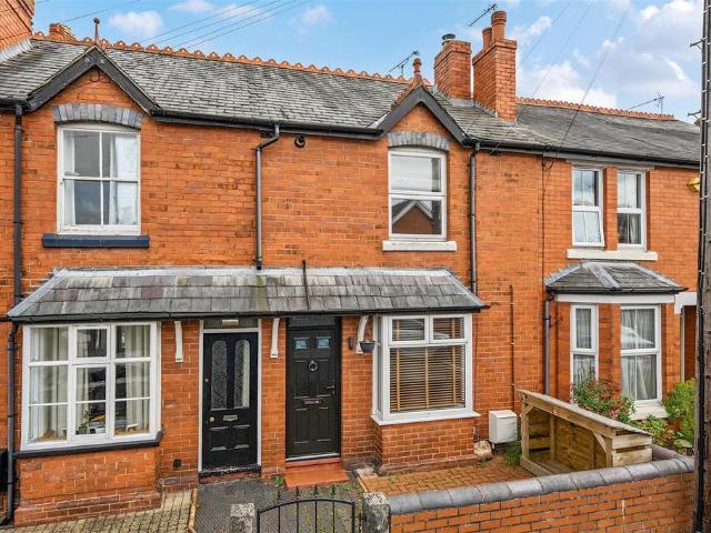 2 bedroom terraced house for sale