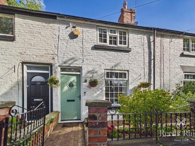 2 bedroom terraced house for sale