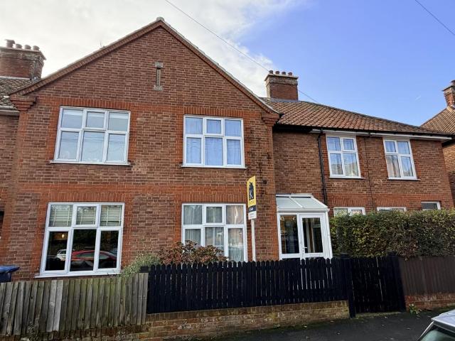 2 bedroom terraced house for sale