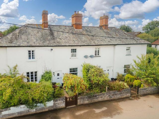 2 bedroom terraced house for sale