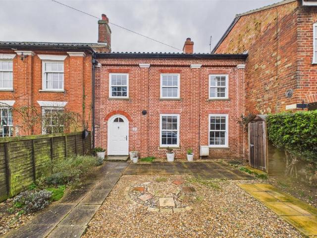 2 bedroom terraced house for sale