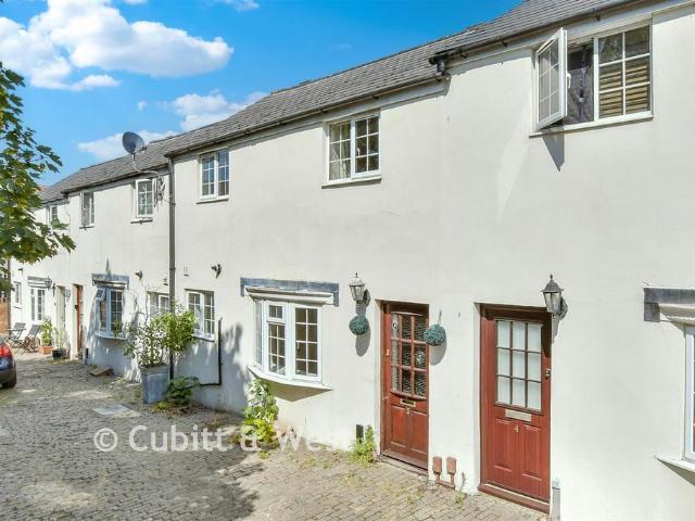 2 bedroom terraced house for sale