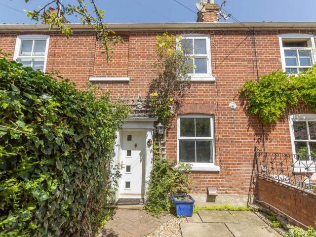 2 bedroom terraced house for sale