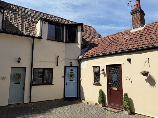 2 bedroom terraced house for sale