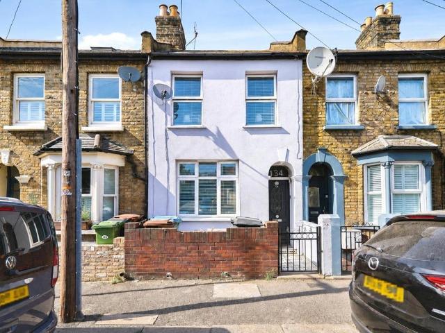 2 bedroom terraced house for sale