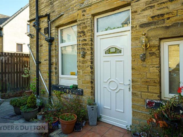 2 bedroom terraced house for sale