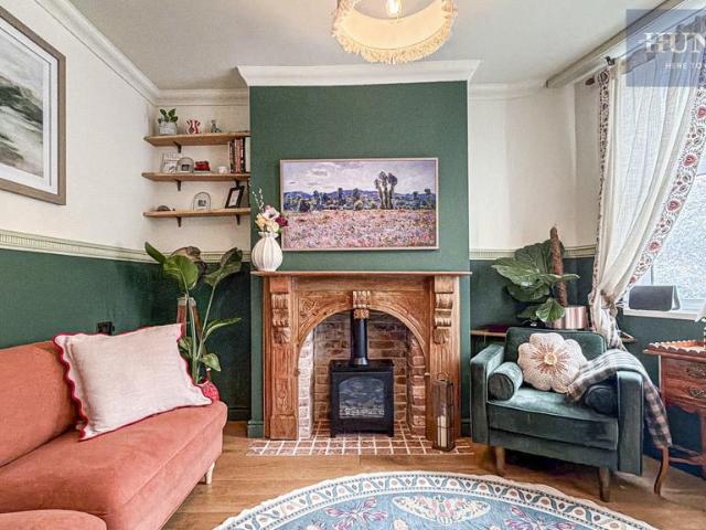 2 bedroom terraced house for sale