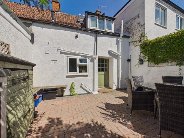 2 bedroom terraced house for sale