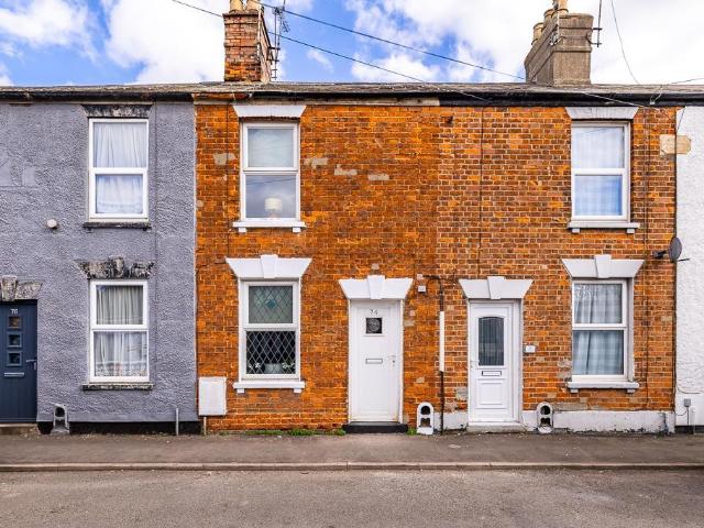 2 bedroom terraced house for sale