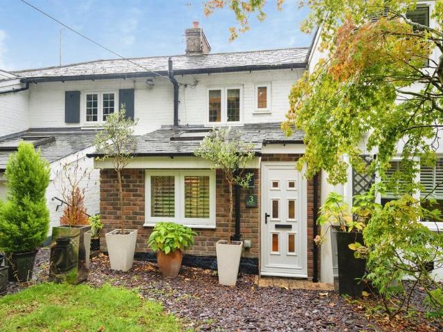 2 bedroom terraced house for sale