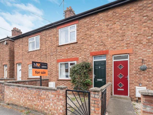 2 bedroom terraced house for sale