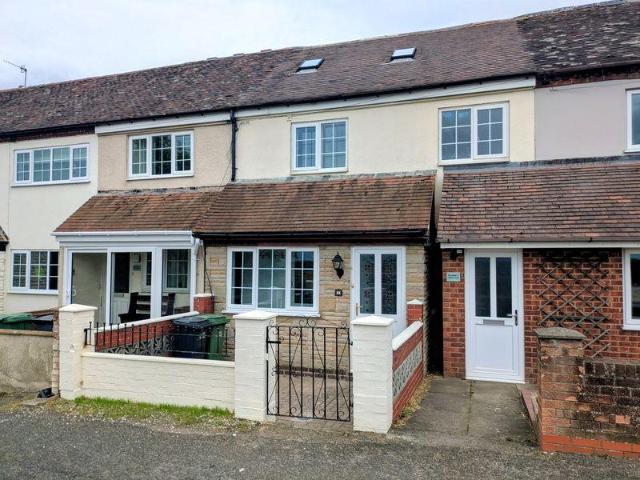 2 bedroom terraced house for sale