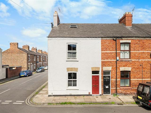 2 bedroom terraced house for sale