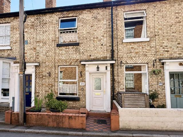 2 bedroom terraced house for sale
