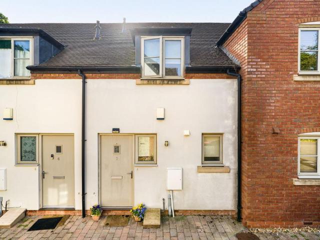 2 bedroom terraced house for sale