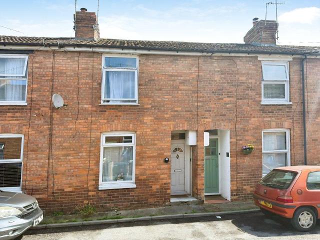 2 bedroom terraced house for sale