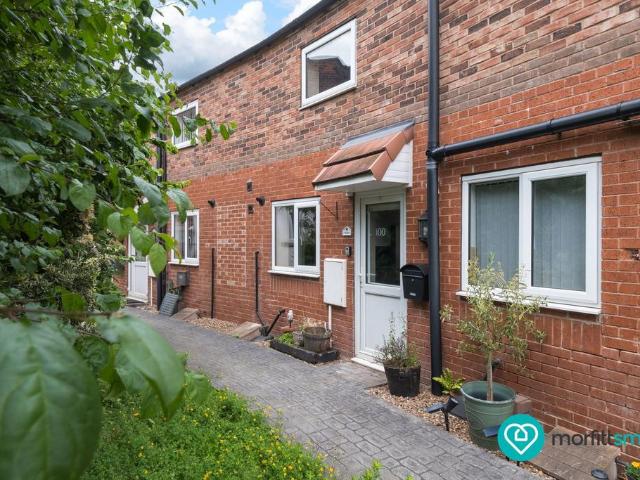 2 bedroom terraced house for sale
