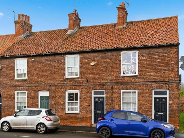 2 bedroom terraced house for sale