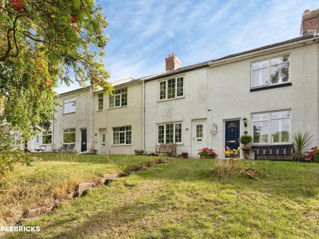 2 bedroom terraced house for sale