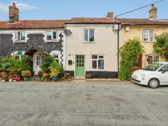 2 bedroom terraced house for sale