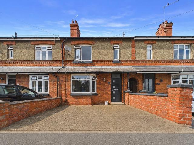 2 bedroom terraced house for sale