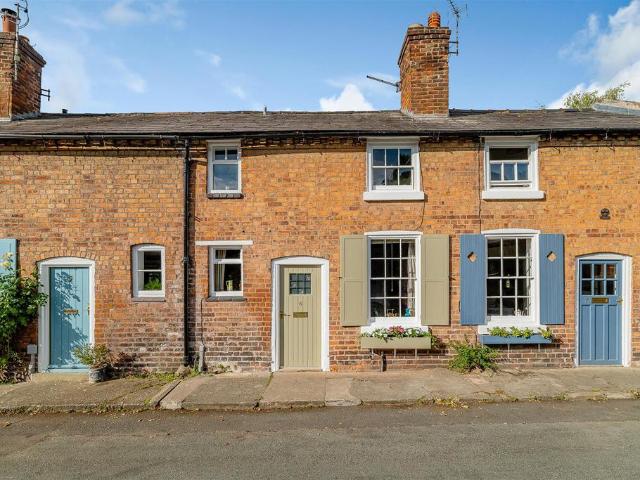 2 bedroom terraced house for sale