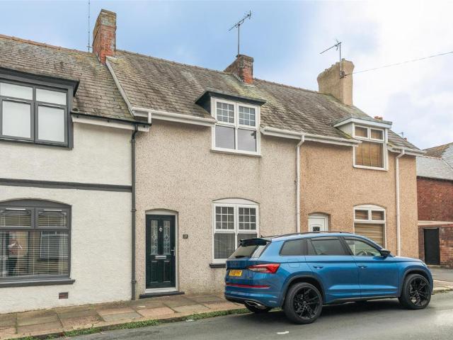 2 bedroom terraced house for sale
