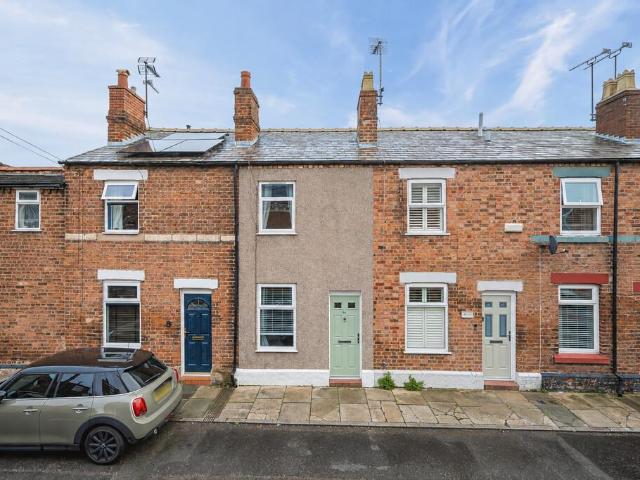 2 bedroom terraced house for sale