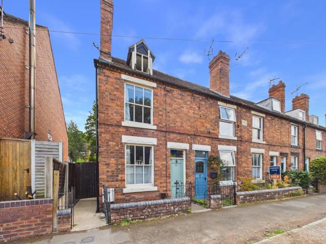 2 bedroom terraced house for sale