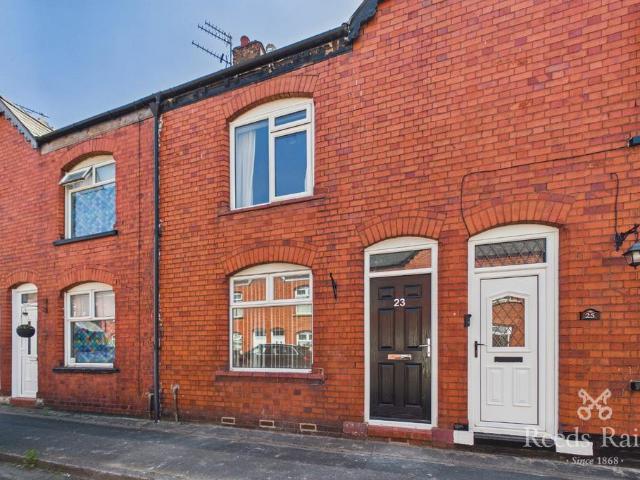 2 bedroom terraced house for sale