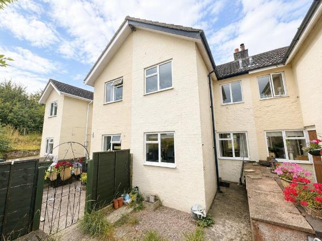 2 bedroom terraced house for sale