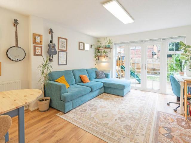 2 bedroom terraced house for sale
