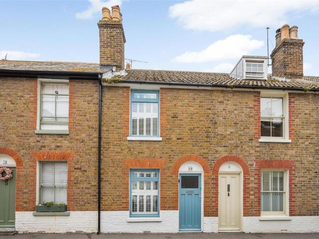 2 bedroom terraced house for sale