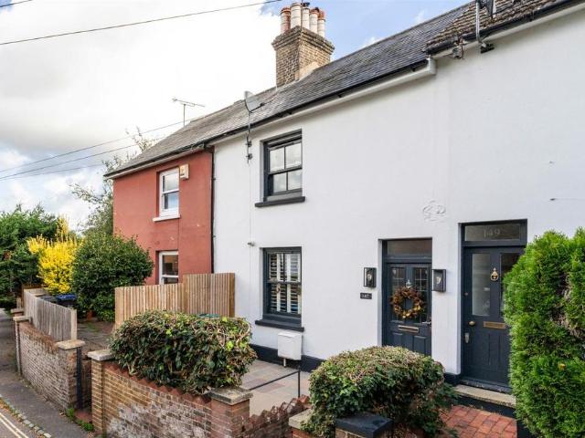 2 bedroom terraced house for sale