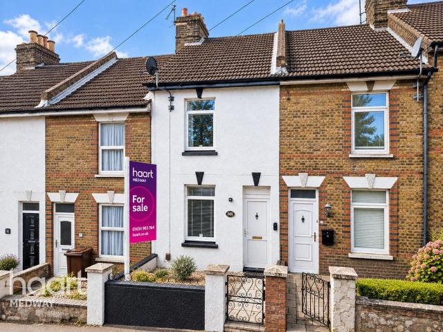 2 bedroom terraced house for sale