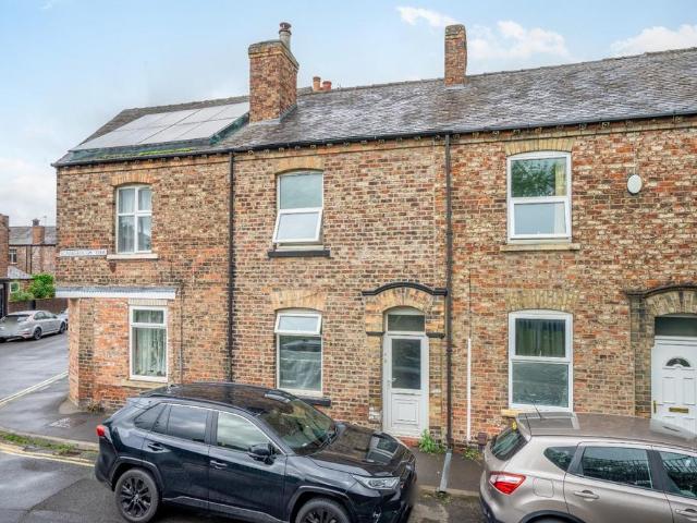 2 bedroom terraced house for sale