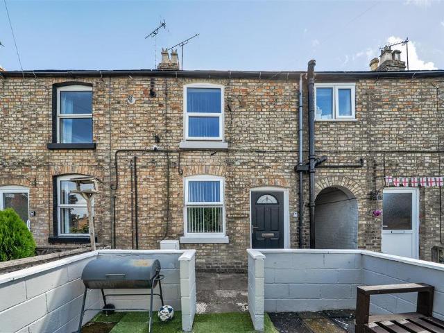 2 bedroom terraced house for sale