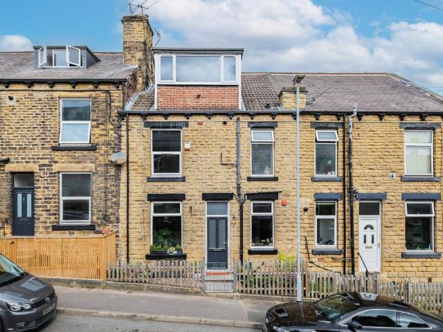 2 bedroom terraced house for sale