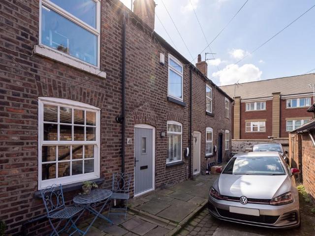 2 bedroom terraced house for sale