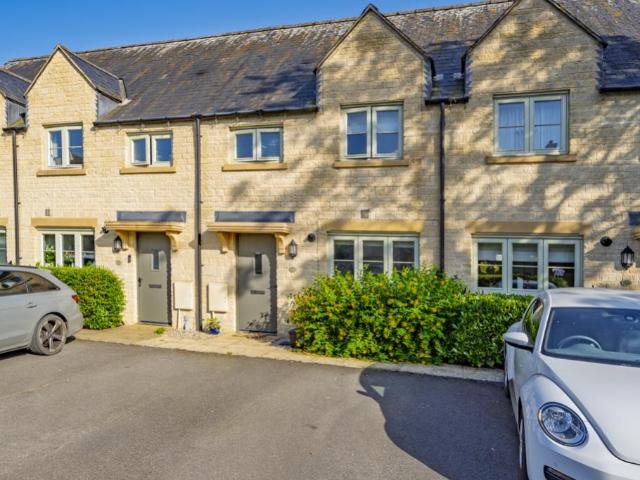 2 bedroom terraced house for sale