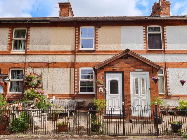 2 bedroom terraced house for sale