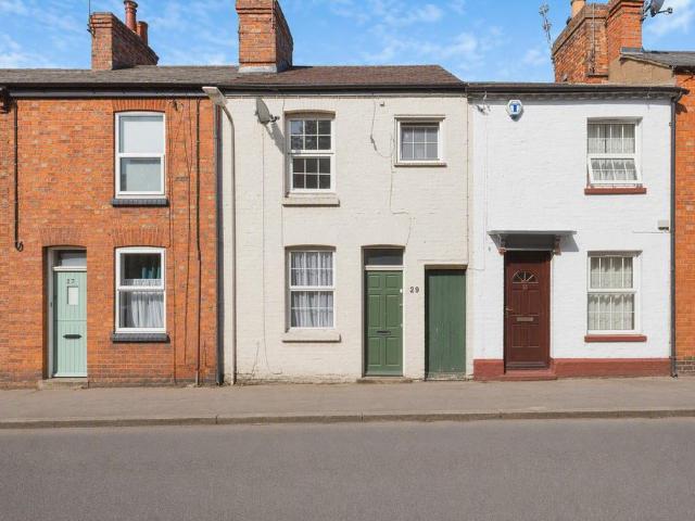 2 bedroom terraced house for sale