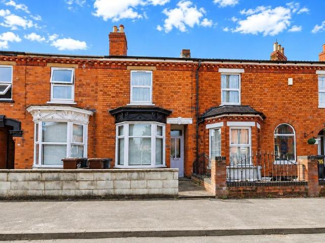2 bedroom terraced house for sale