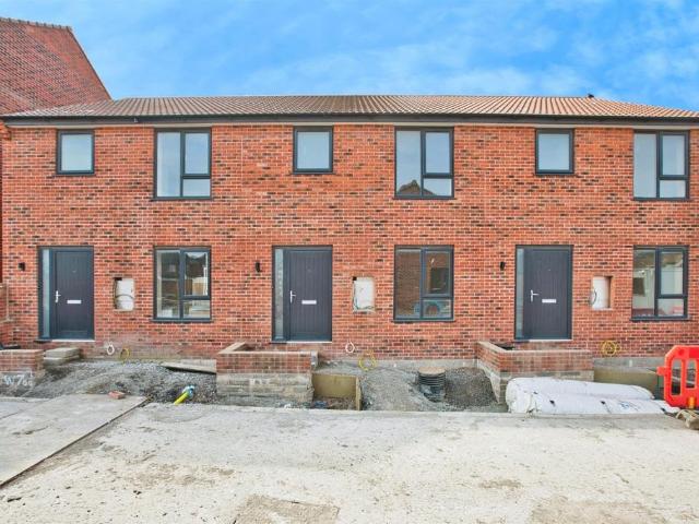 2 bedroom terraced house for sale