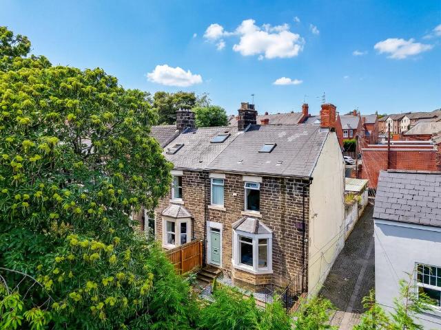 2 bedroom terraced house for sale