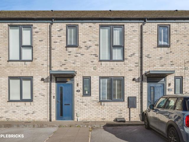2 bedroom terraced house for sale