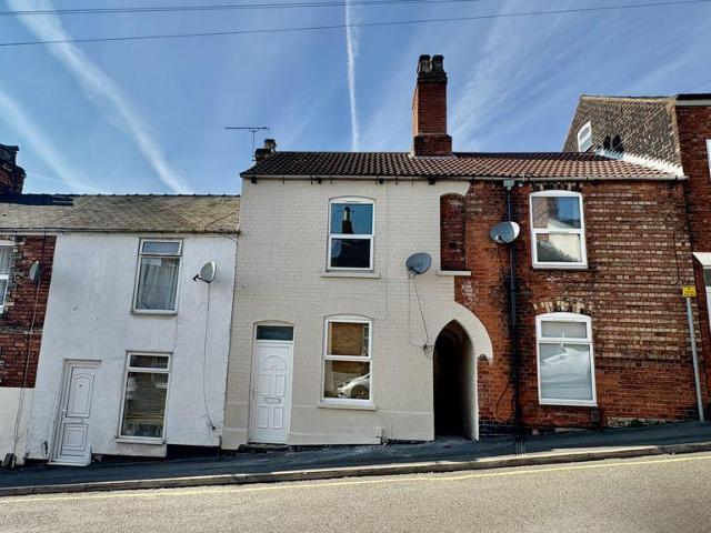 2 bedroom terraced house for sale