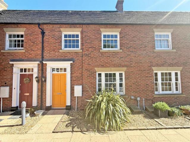 2 bedroom terraced house for sale