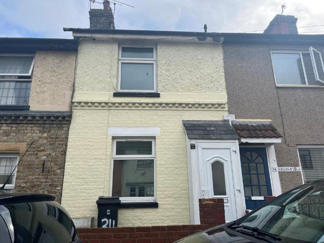 2 bedroom terraced house for sale